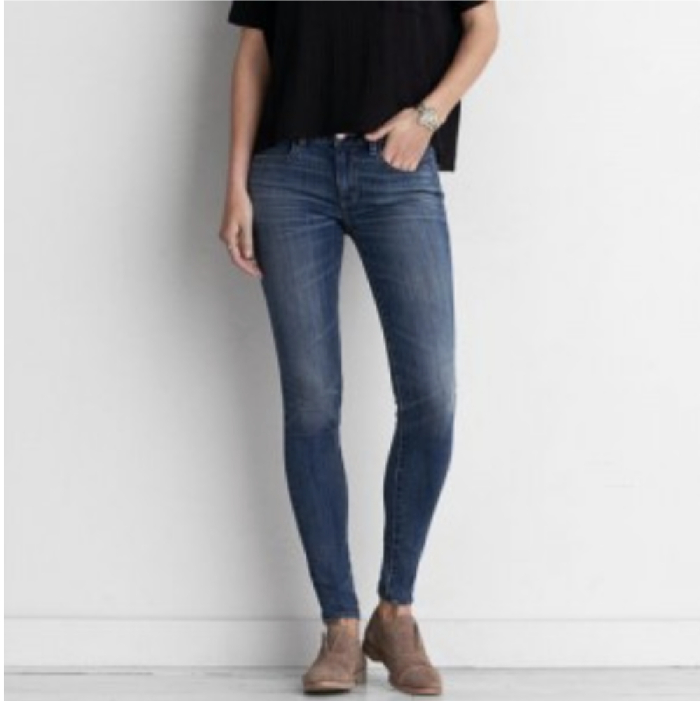 🎉 HOST PICK🎉 American Eagle X4 Vintage Wash Low-Rise Jeggings